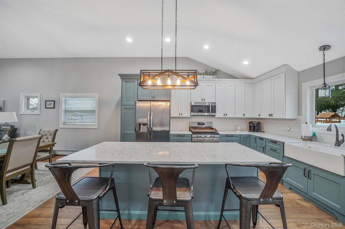 #21 photo, 19 Honeysuckle Lane, Саффолк ‖ Kings Park , NY 11754