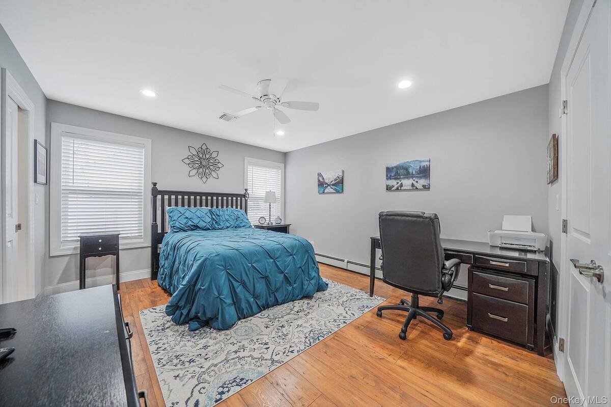 #23 photo, 19 Honeysuckle Lane, Саффолк ‖ Kings Park , NY 11754