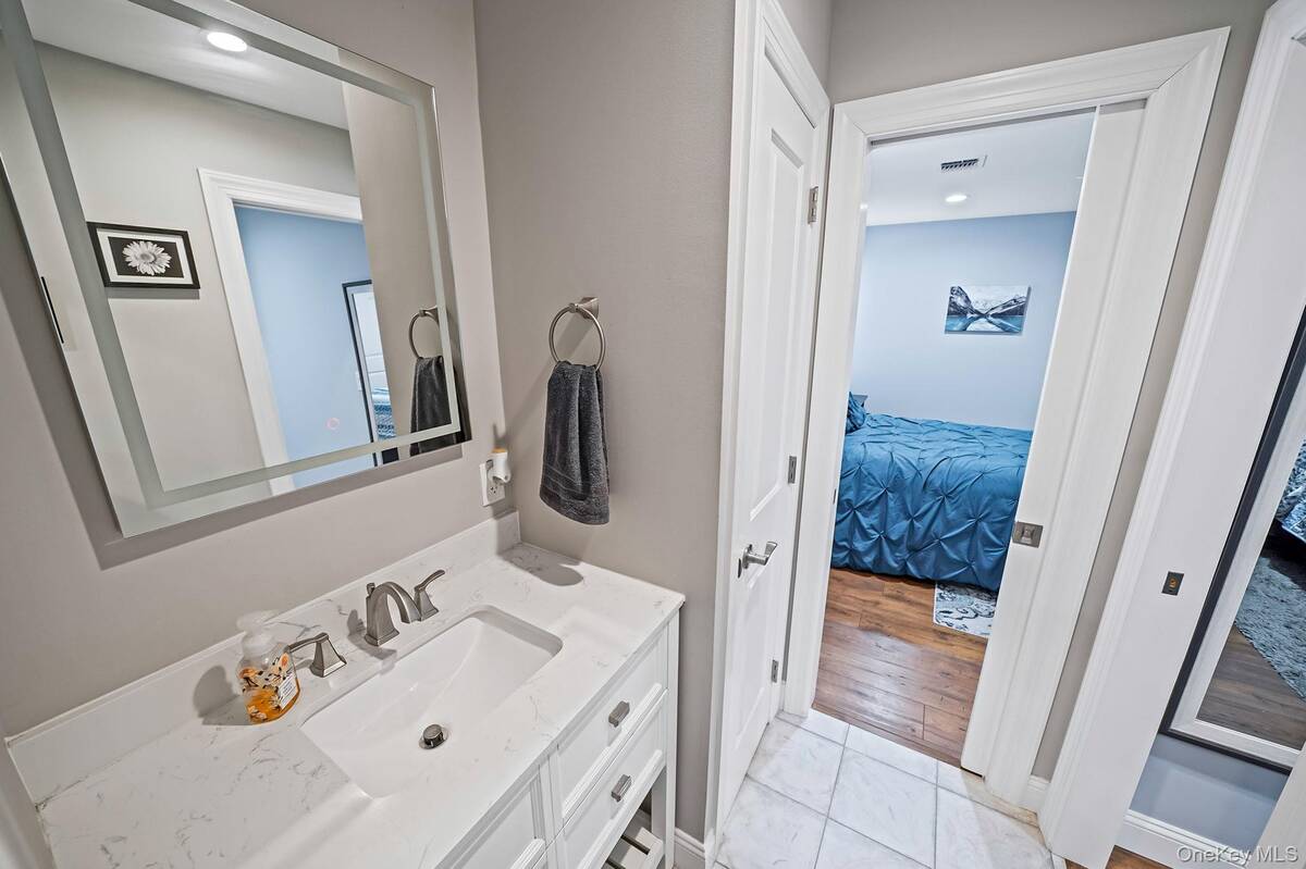 #28 photo, 19 Honeysuckle Lane, Саффолк ‖ Kings Park , NY 11754