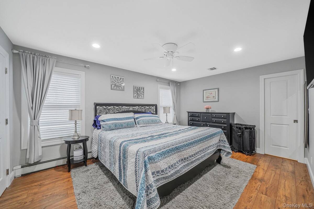 #29 photo, 19 Honeysuckle Lane, Саффолк ‖ Kings Park , NY 11754