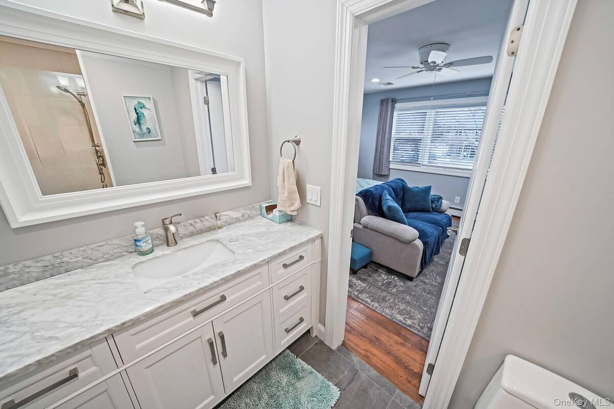 #35 photo, 19 Honeysuckle Lane, Саффолк ‖ Kings Park , NY 11754