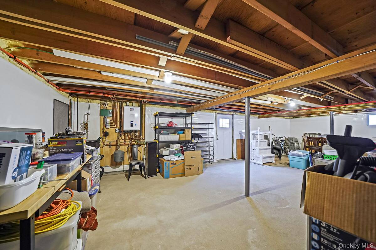 #38 photo, 19 Honeysuckle Lane, Саффолк ‖ Kings Park , NY 11754