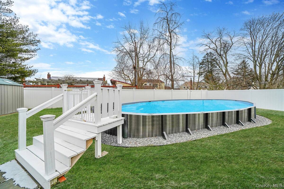 #5 photo, 19 Honeysuckle Lane, Саффолк ‖ Kings Park , NY 11754