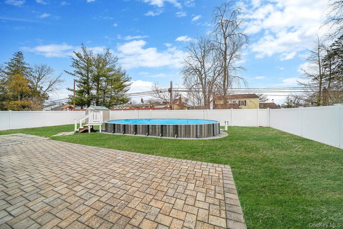 #8 photo, 19 Honeysuckle Lane, Саффолк ‖ Kings Park , NY 11754