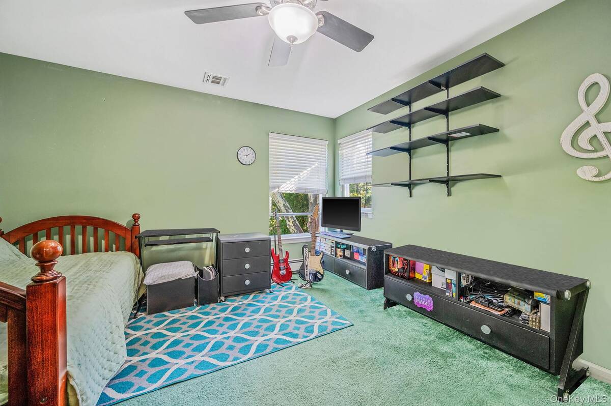 #21 photo, 106 Springdale Drive, Ronkonkoma , NY 11779