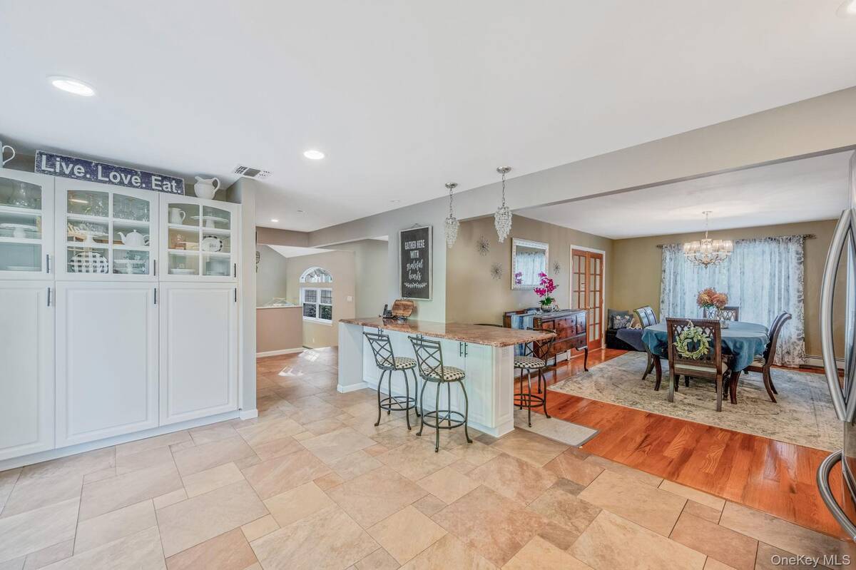 #8 photo, 106 Springdale Drive, Ronkonkoma , NY 11779