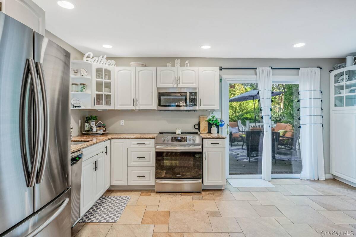 #9 photo, 106 Springdale Drive, Ronkonkoma , NY 11779