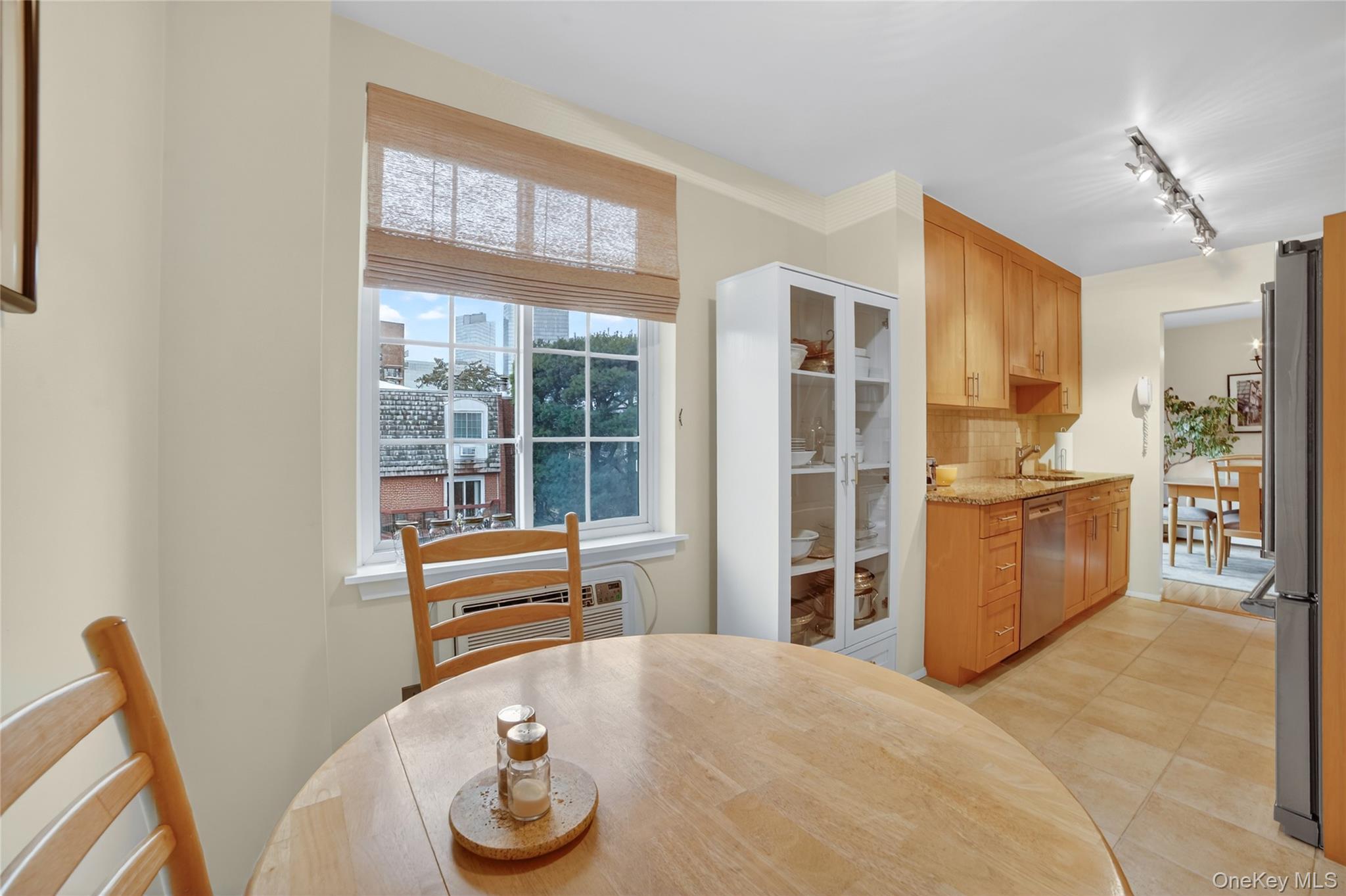 #16 photo, 55 N Broadway, White Plains , NY 10601