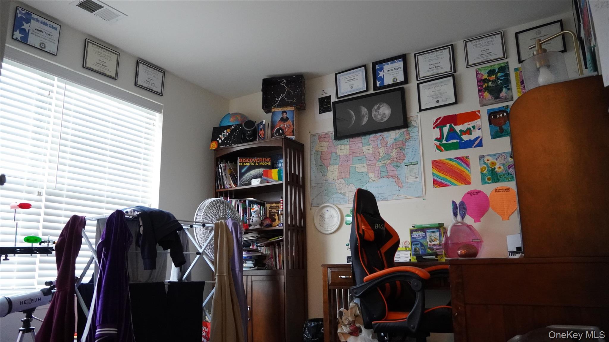 #20 photo, 1402 Hawthorn Way, New Windsor , NY 12553