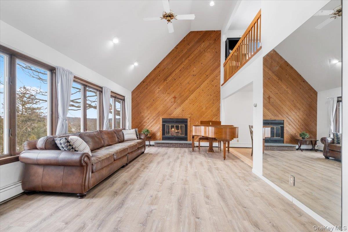 #2 photo, 712 Linda Avenue, Thornwood , NY 10594