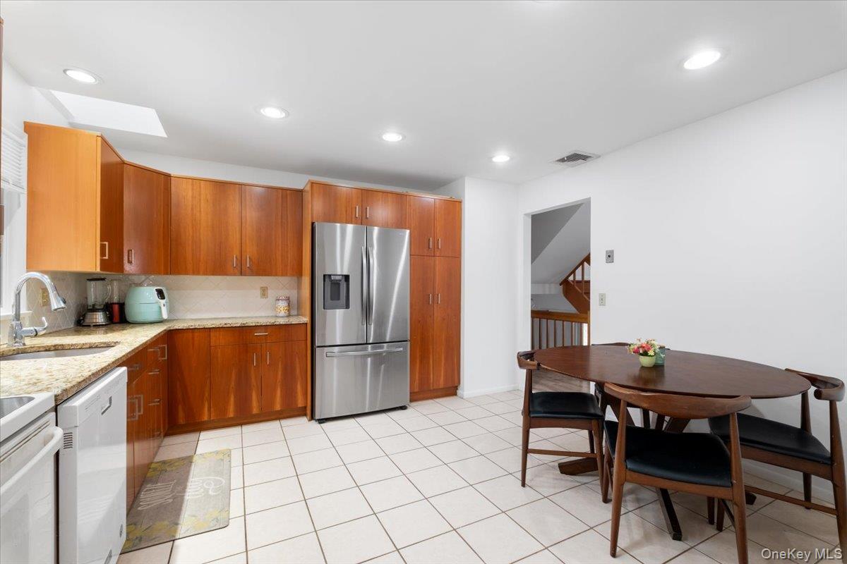 #8 photo, 712 Linda Avenue, Thornwood , NY 10594