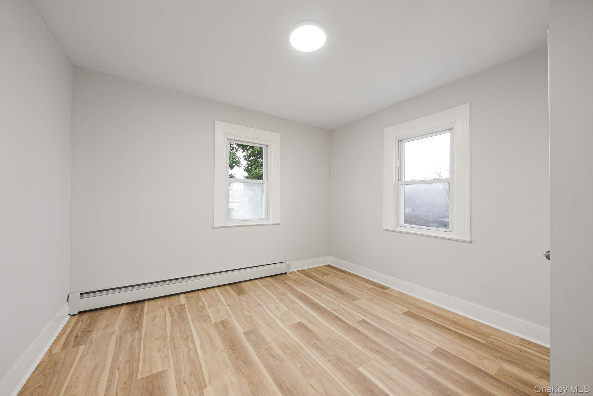 #11 photo, 33 Willow Avenue, ناسو Freeport , NY 11520