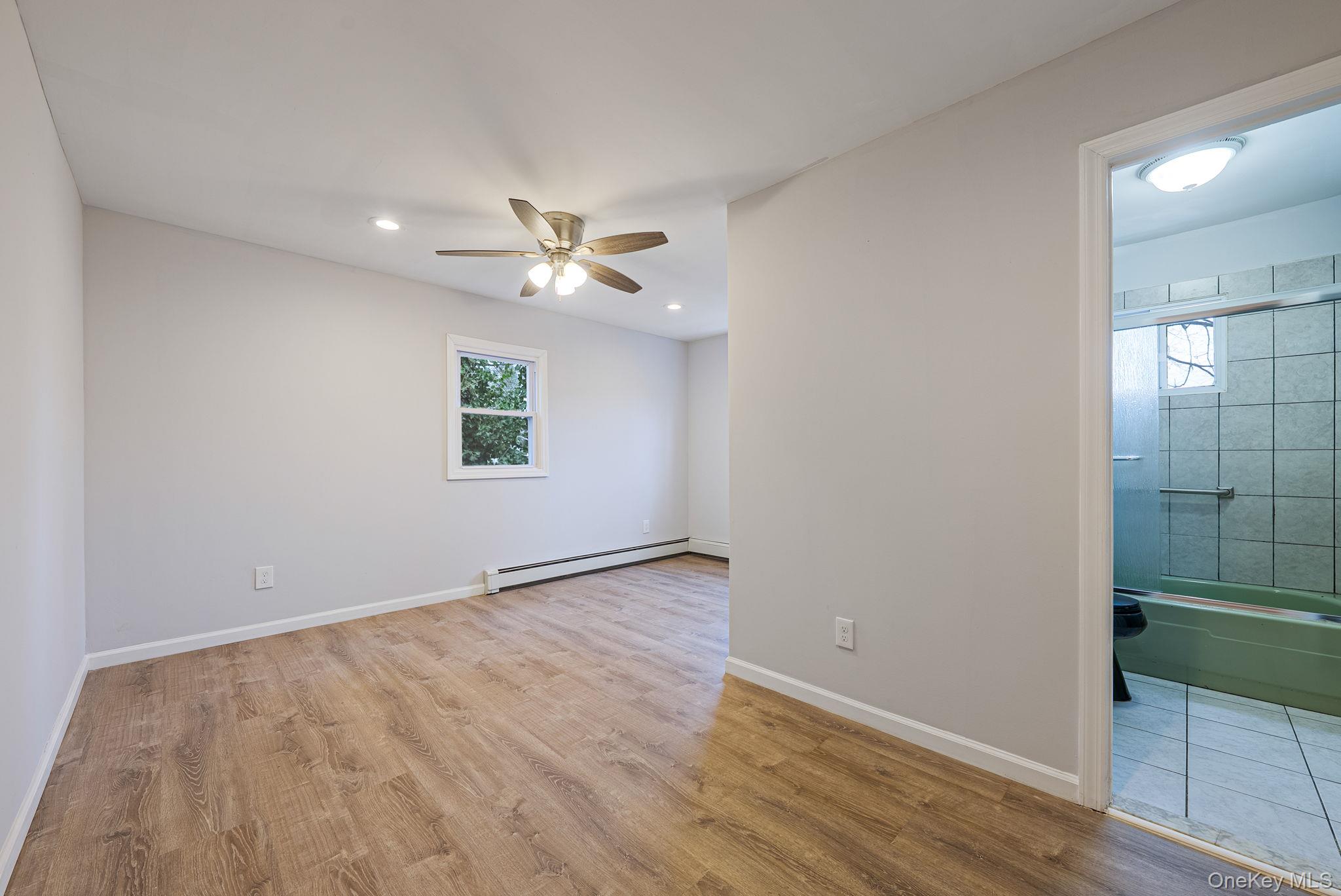 #12 photo, 33 Willow Avenue, ناسو Freeport , NY 11520