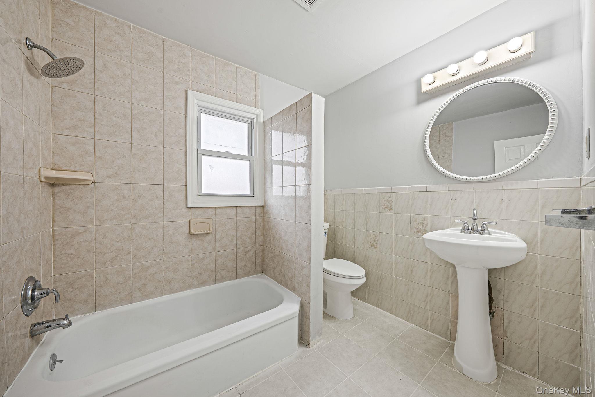 #14 photo, 33 Willow Avenue, ناسو Freeport , NY 11520