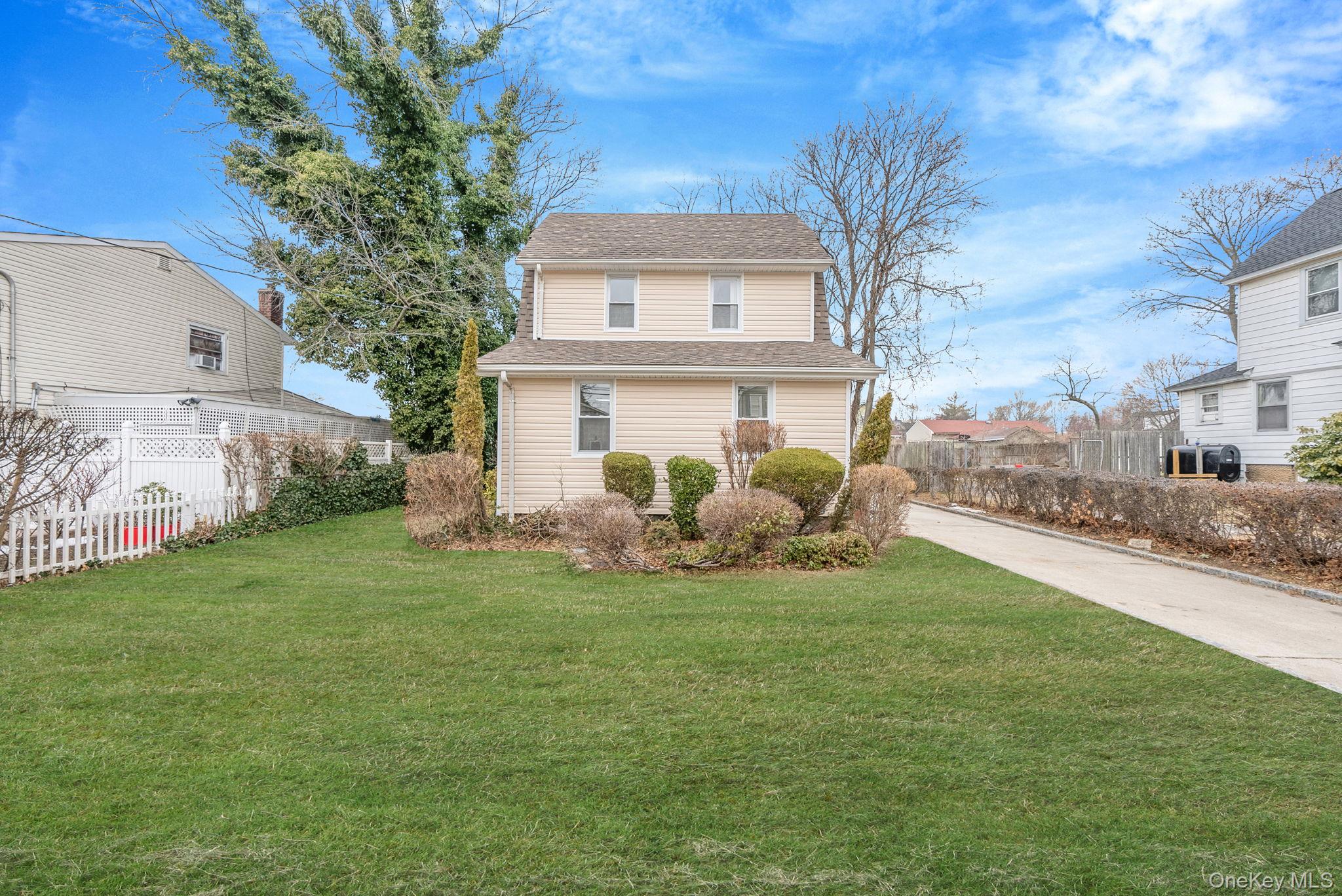 #2 photo, 33 Willow Avenue, ناسو Freeport , NY 11520