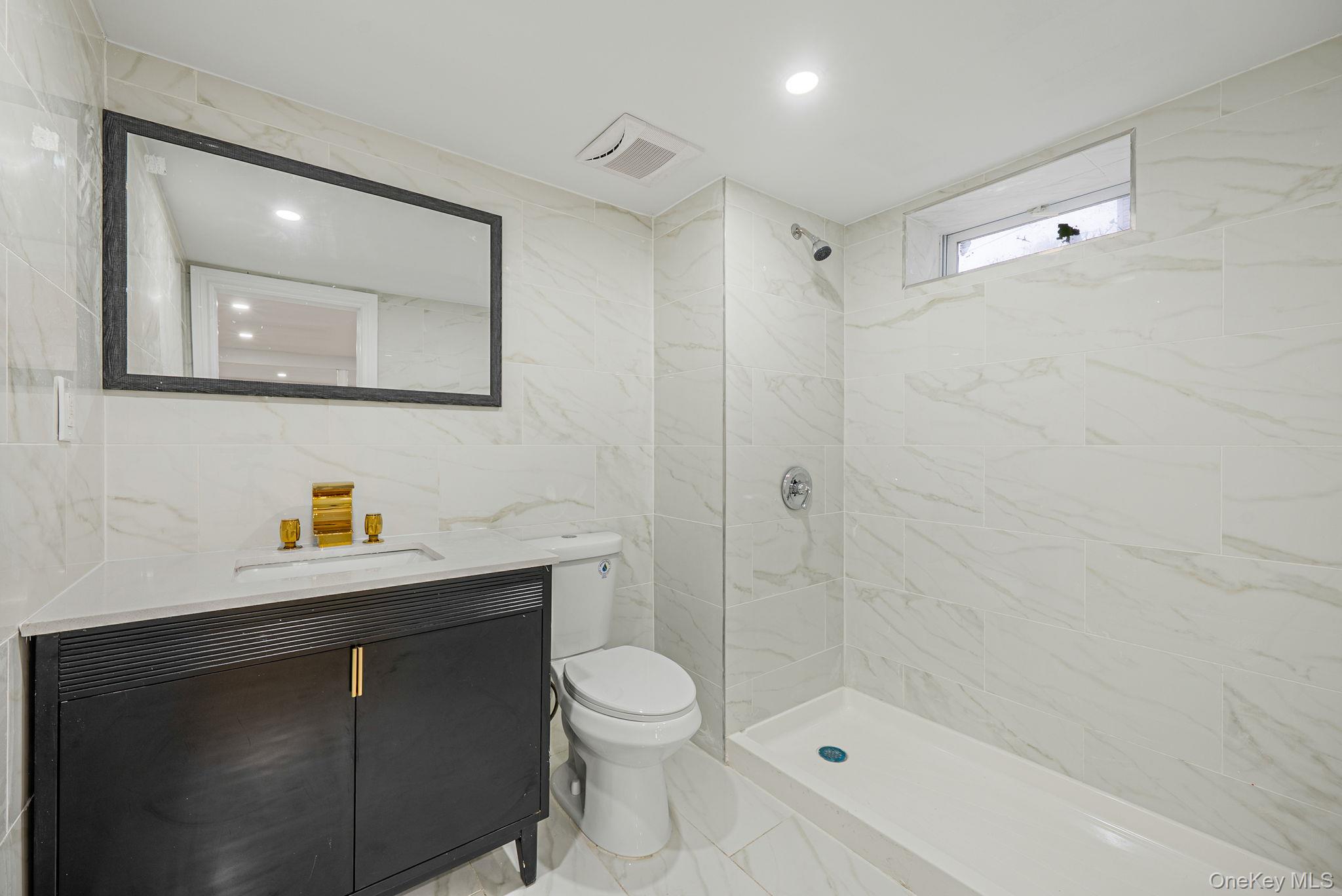 #20 photo, 33 Willow Avenue, ناسو Freeport , NY 11520