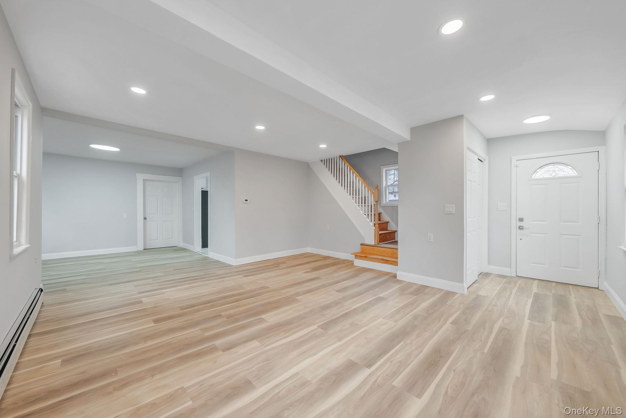 #4 photo, 33 Willow Avenue, ناسو Freeport , NY 11520