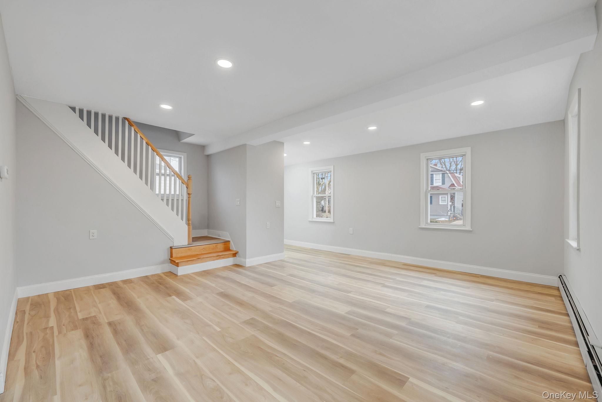 #5 photo, 33 Willow Avenue, ناسو Freeport , NY 11520