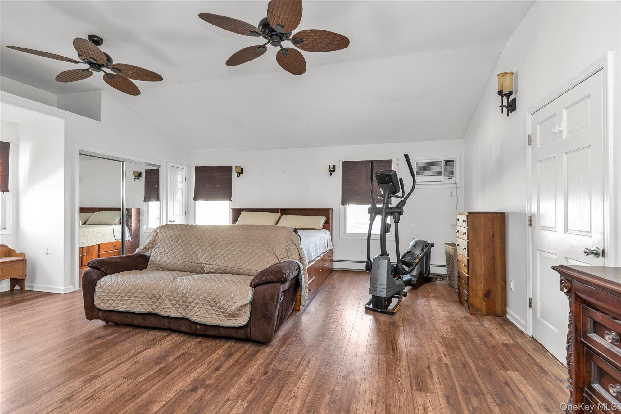 #11 photo, 303 Oak Street, South Hempstead , NY 11550