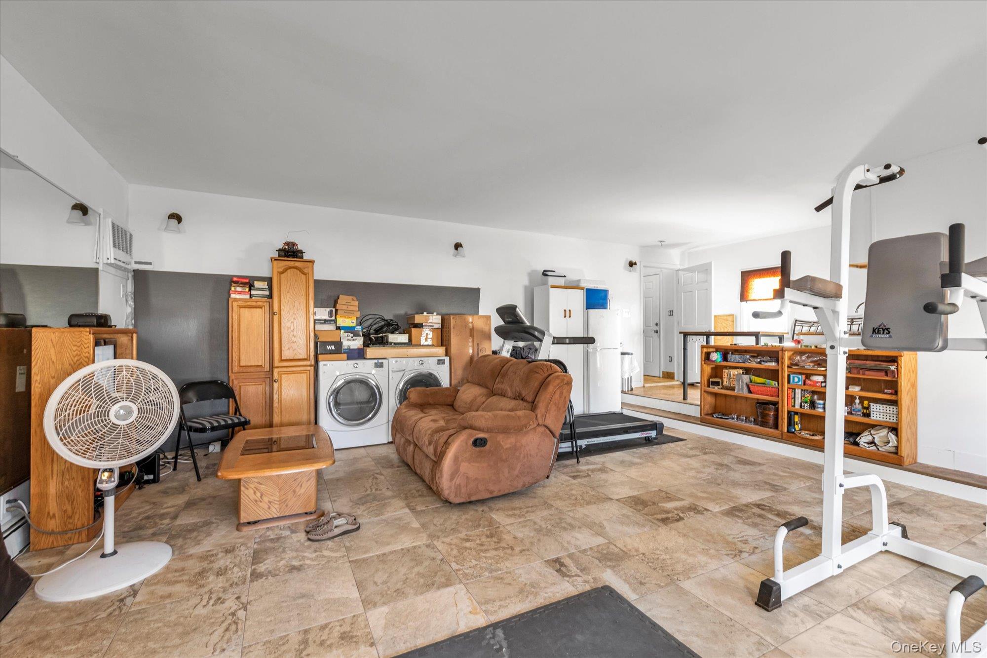 #17 photo, 303 Oak Street, South Hempstead , NY 11550