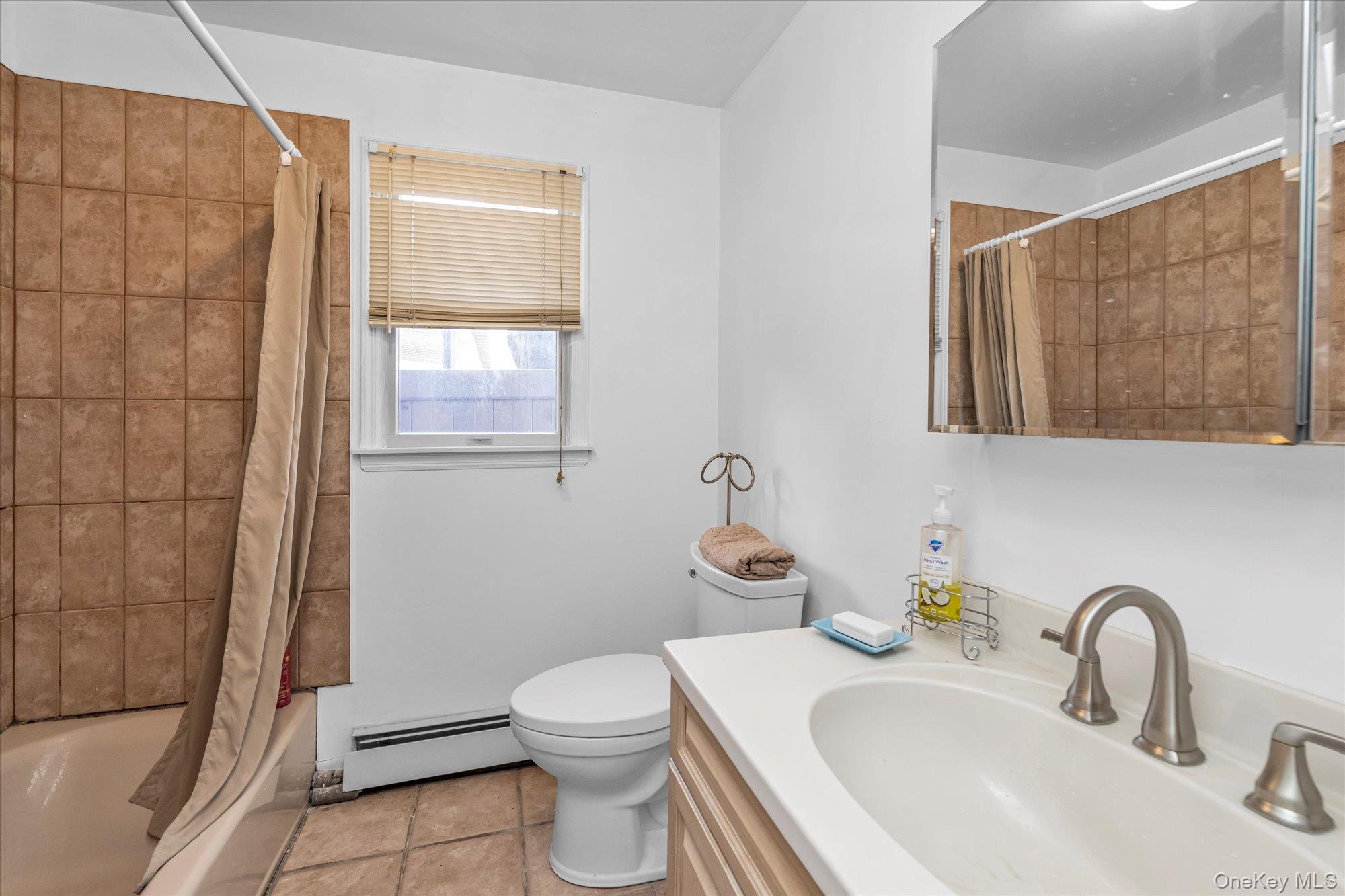 #18 photo, 303 Oak Street, South Hempstead , NY 11550