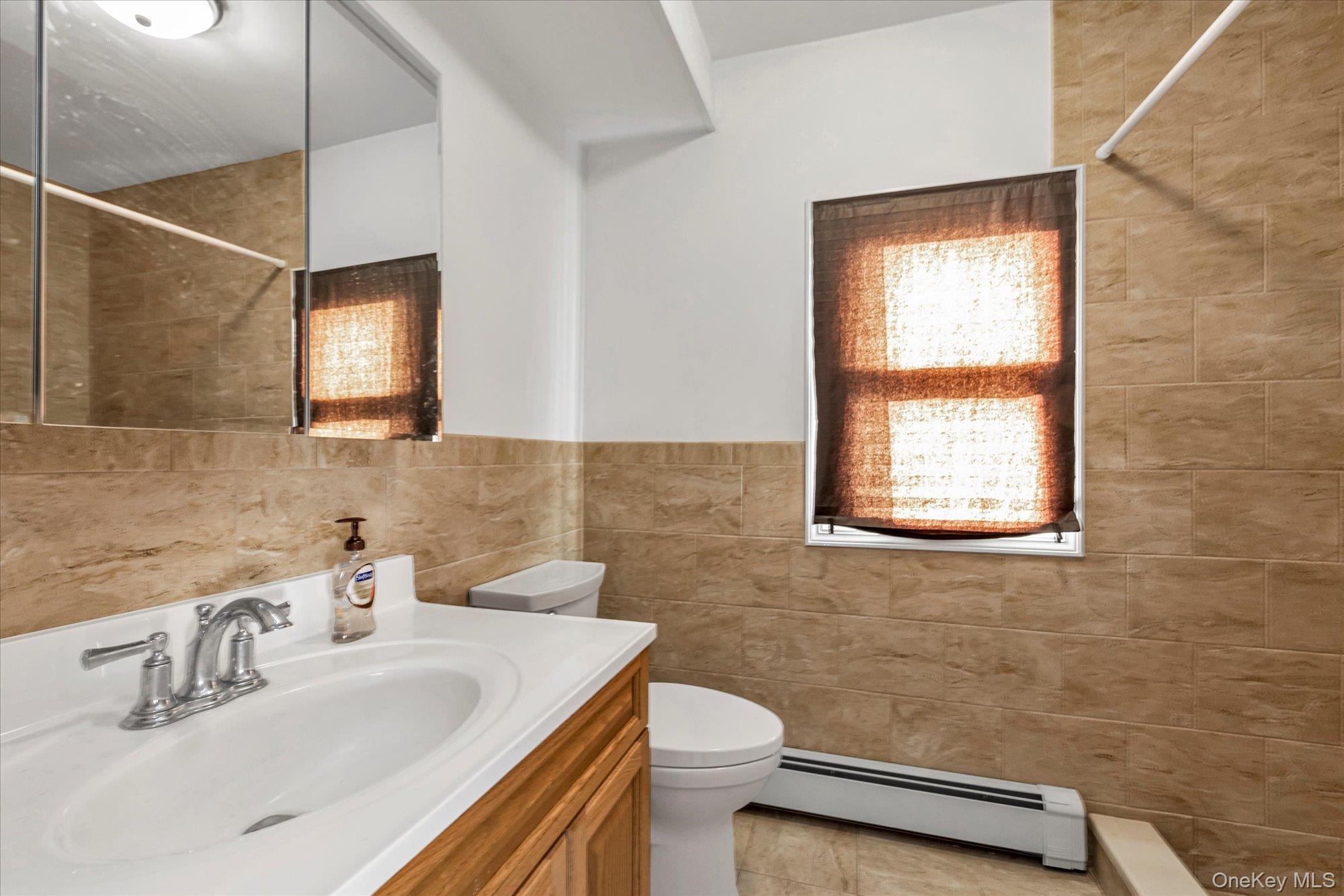 #19 photo, 303 Oak Street, South Hempstead , NY 11550