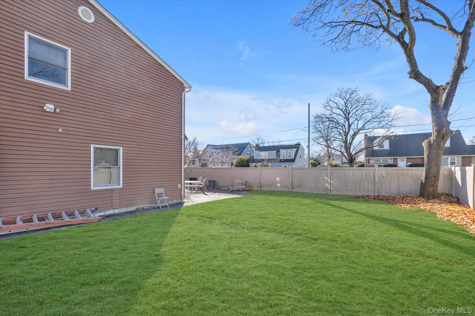 #20 photo, 303 Oak Street, South Hempstead , NY 11550