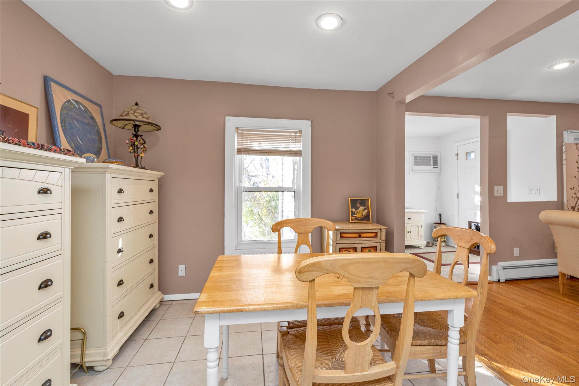 #3 photo, 303 Oak Street, South Hempstead , NY 11550