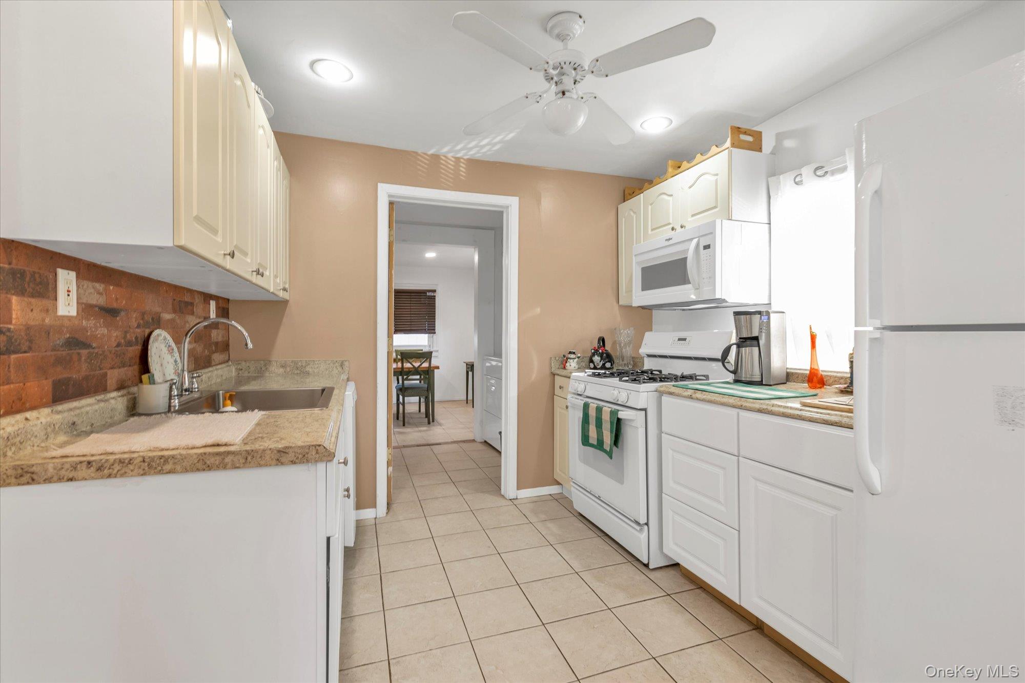 #5 photo, 303 Oak Street, South Hempstead , NY 11550