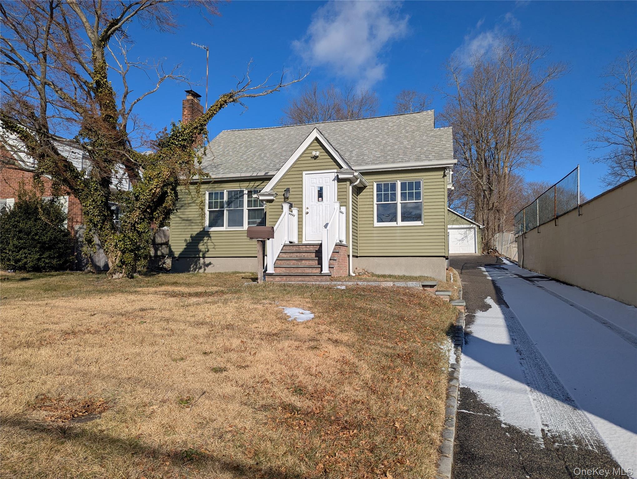 #1 photo, 153 W Main Street, Kings Park , NY 11754