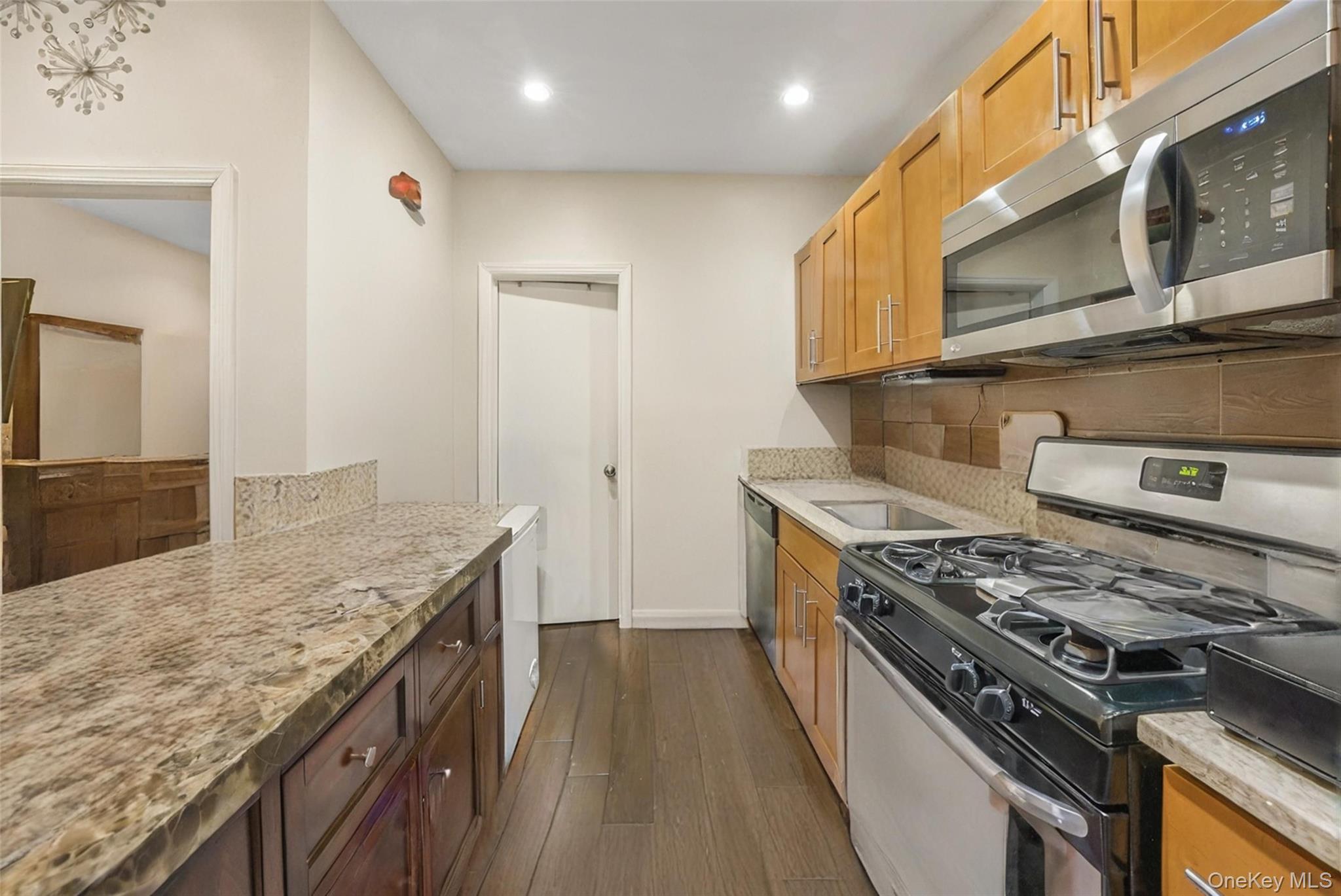 #5 photo, 200 New Jersey Avenue, Brooklyn , NY 11207