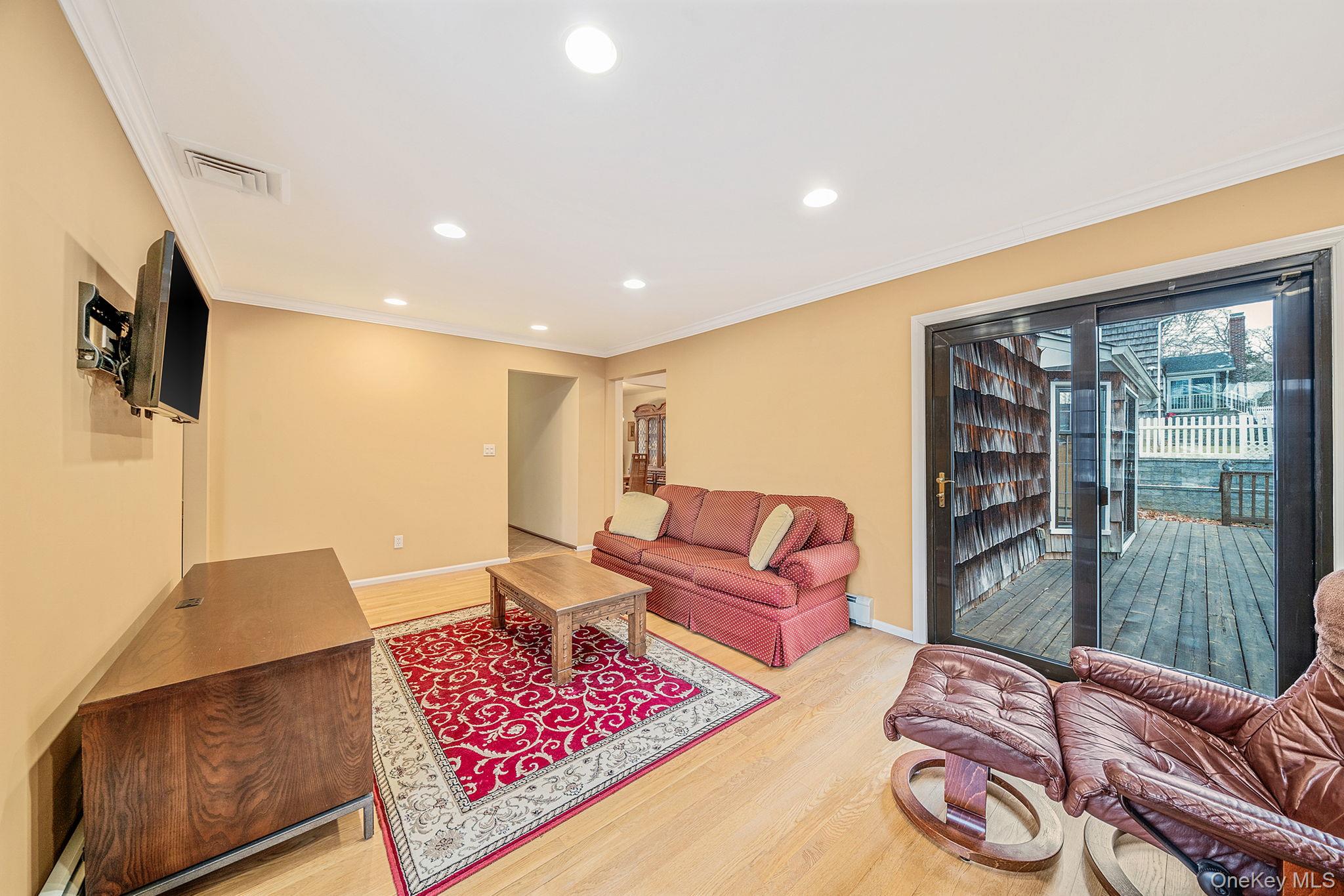 #11 photo, 10 Penelope Drive, מחוז סאפוק East Setauket , NY 11733