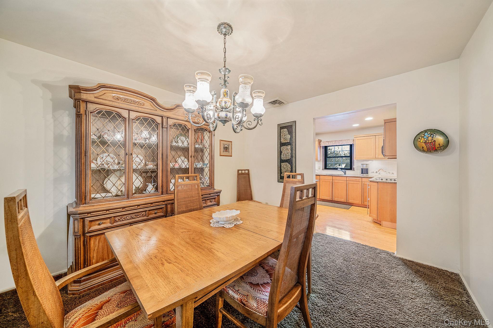 #12 photo, 10 Penelope Drive, מחוז סאפוק East Setauket , NY 11733