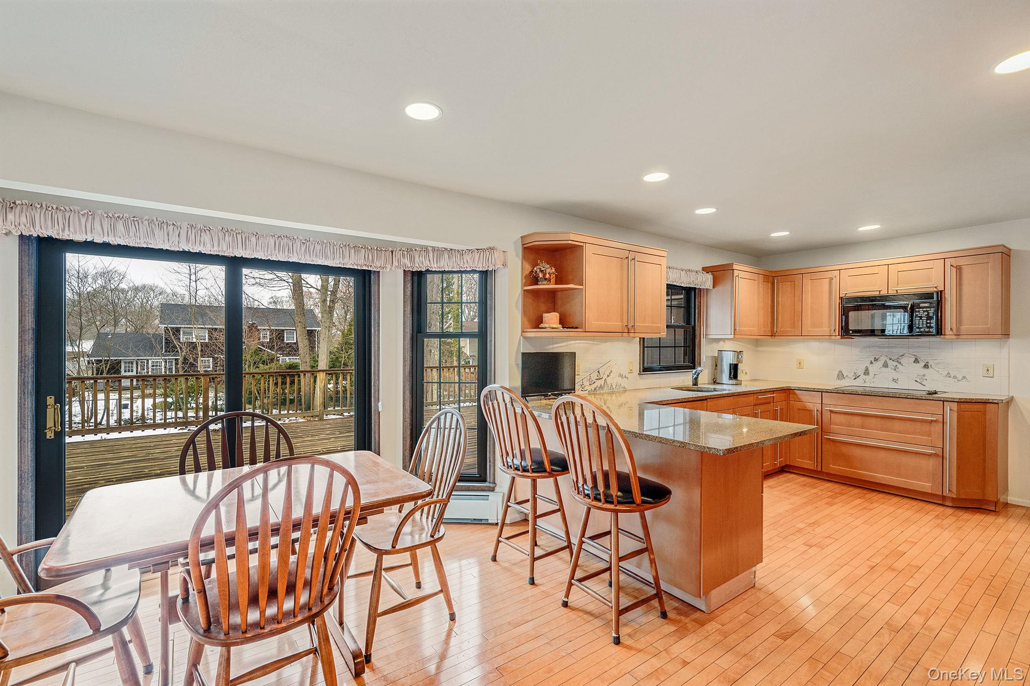 #18 photo, 10 Penelope Drive, מחוז סאפוק East Setauket , NY 11733