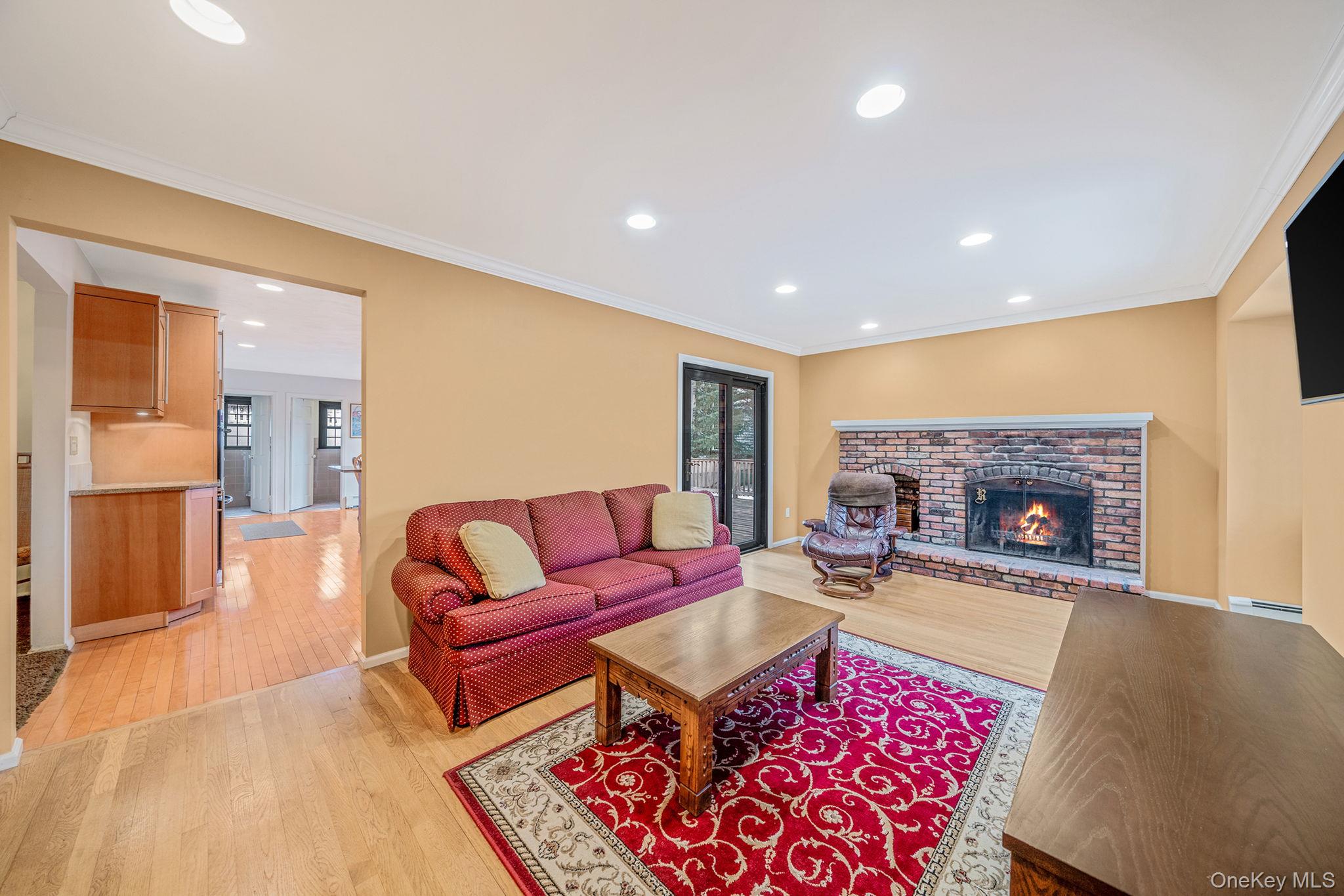 #9 photo, 10 Penelope Drive, מחוז סאפוק East Setauket , NY 11733