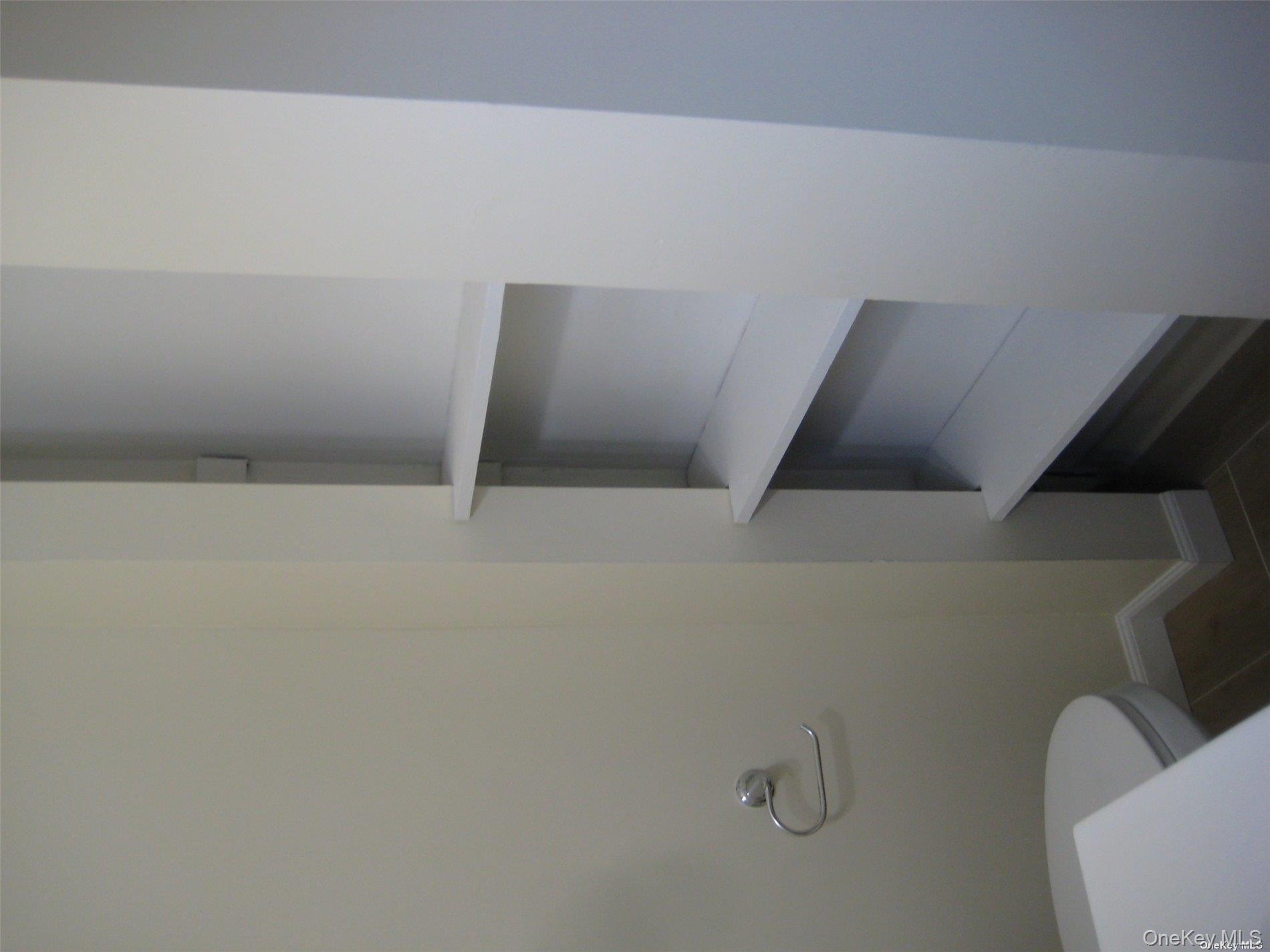 #14 photo, 117 Blydenburg Avenue, سوفولك Smithtown , NY 11787