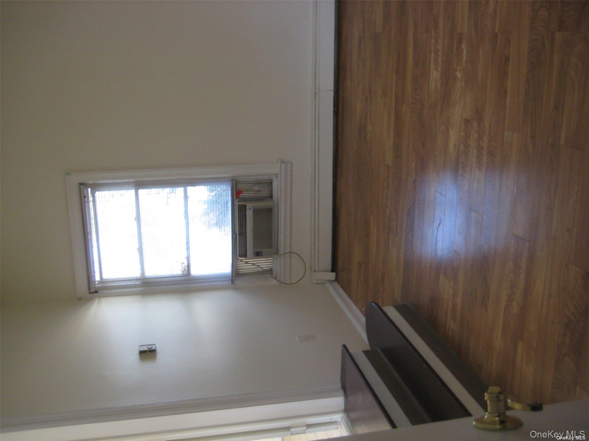 #15 photo, 117 Blydenburg Avenue, سوفولك Smithtown , NY 11787