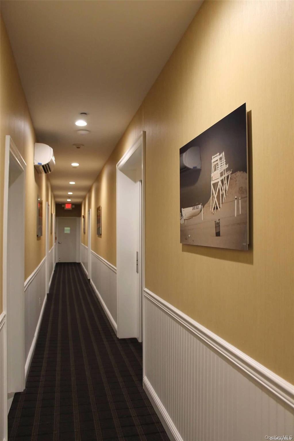 #4 photo, 289 Post Avenue, Westbury , NY 11590