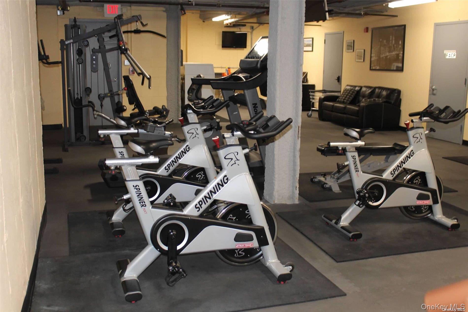 #5 photo, 289 Post Avenue, Westbury , NY 11590