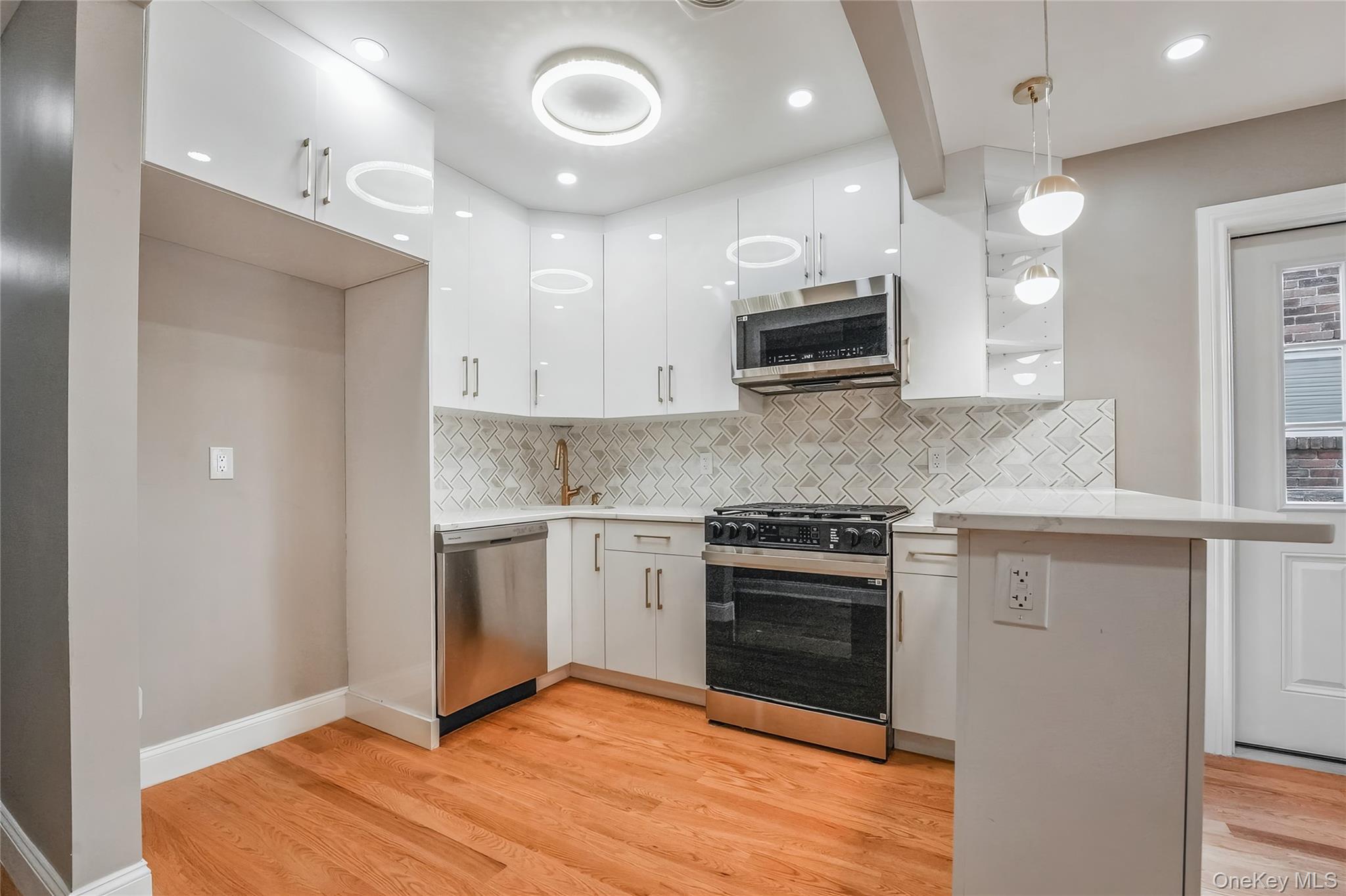 #15 photo, 116-39 Newburg St, Saint Albans , NY 11412