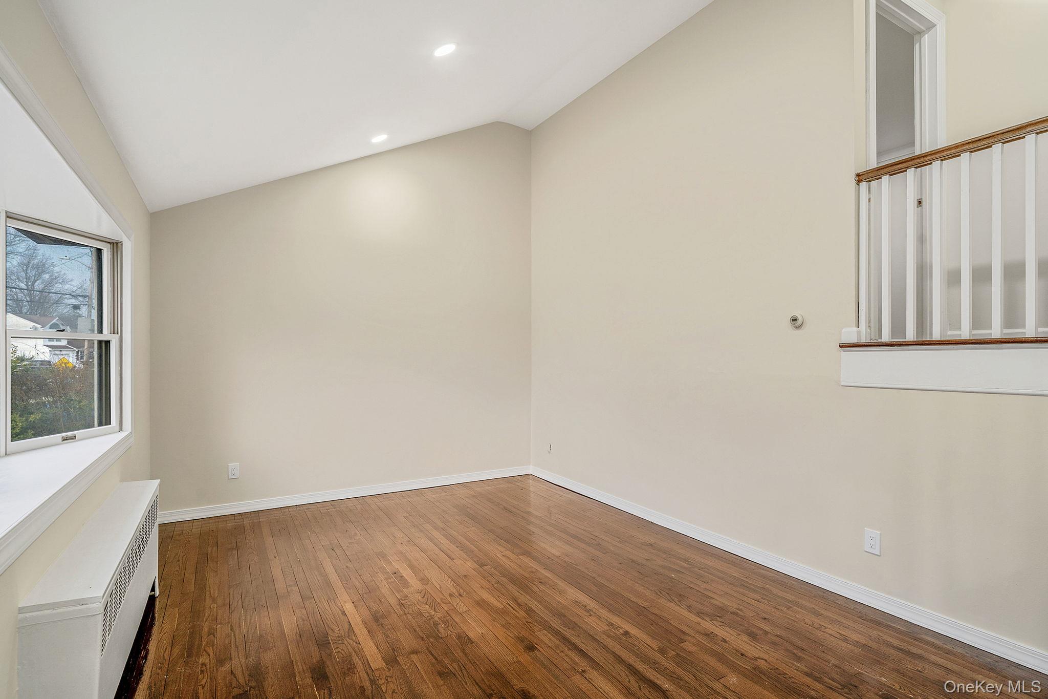 #9 photo, 119 Foster Road, 롱 아일랜드 Ronkonkoma , NY 11779