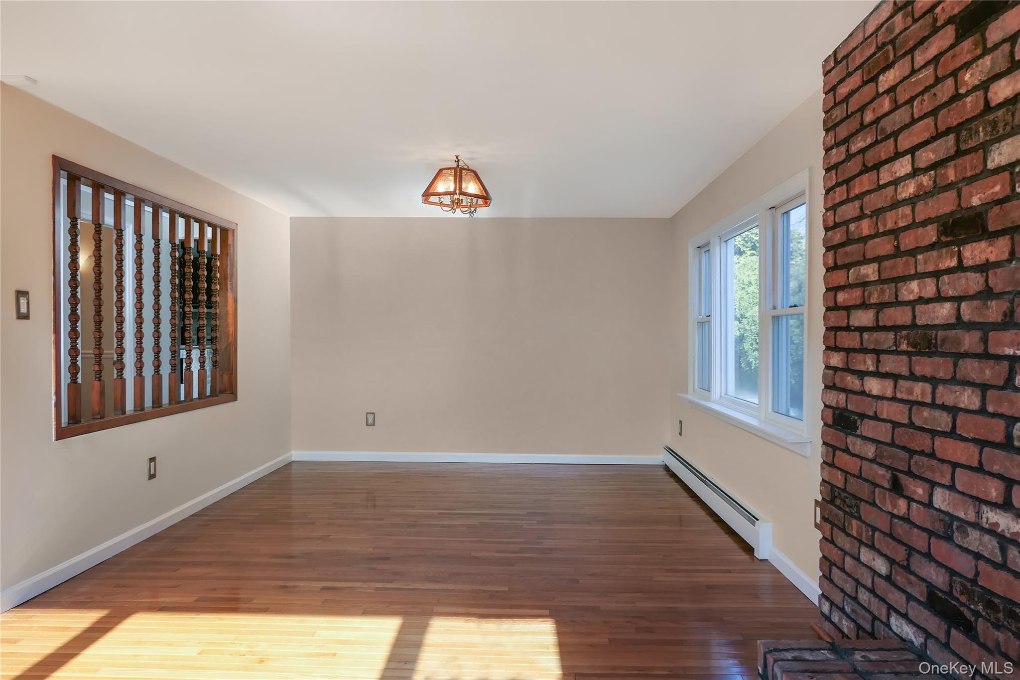 #13 photo, 10 Marie Crescent, सफ़ोक काउंटी East Patchogue , NY 11772