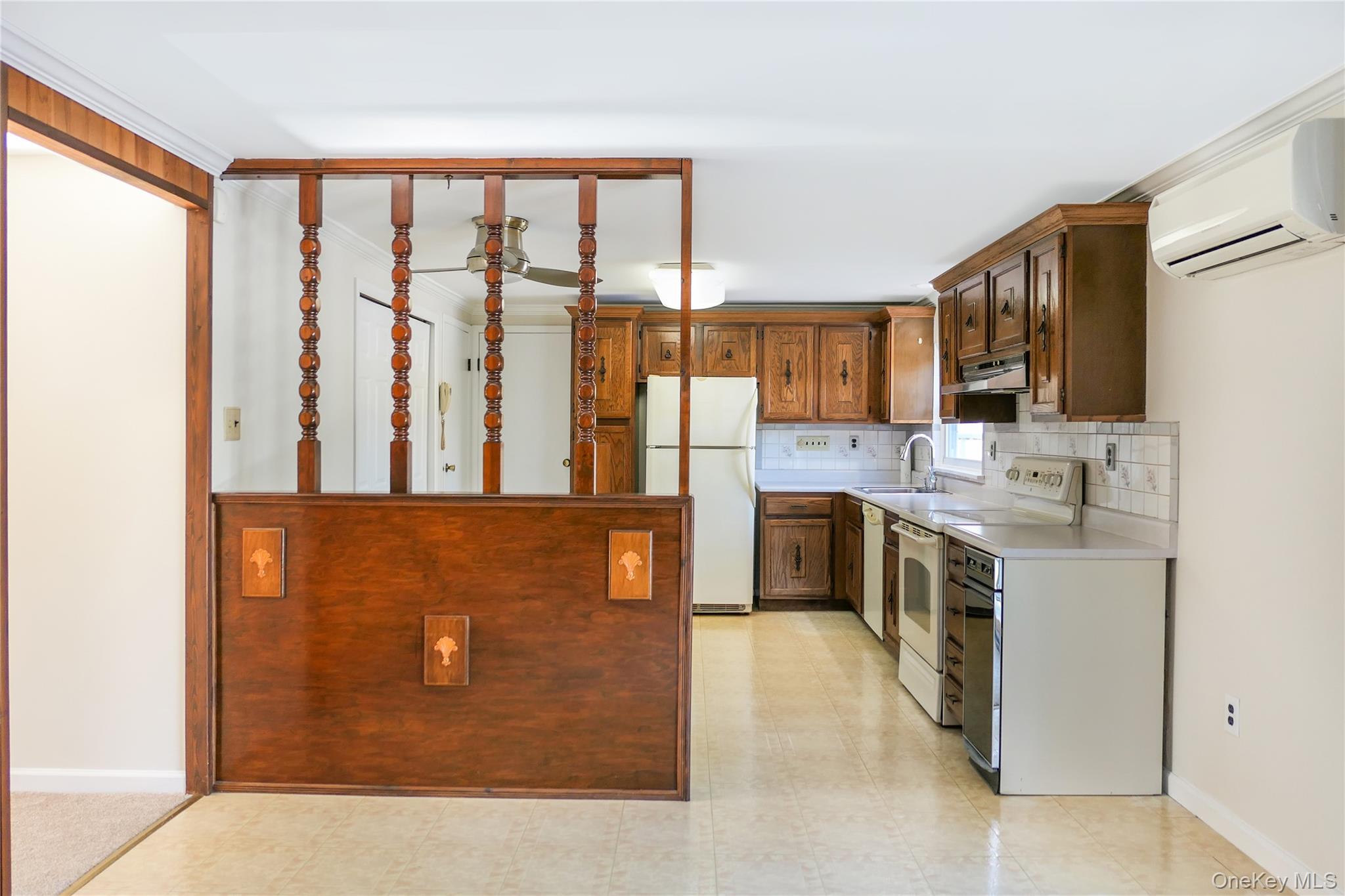 #18 photo, 10 Marie Crescent, सफ़ोक काउंटी East Patchogue , NY 11772