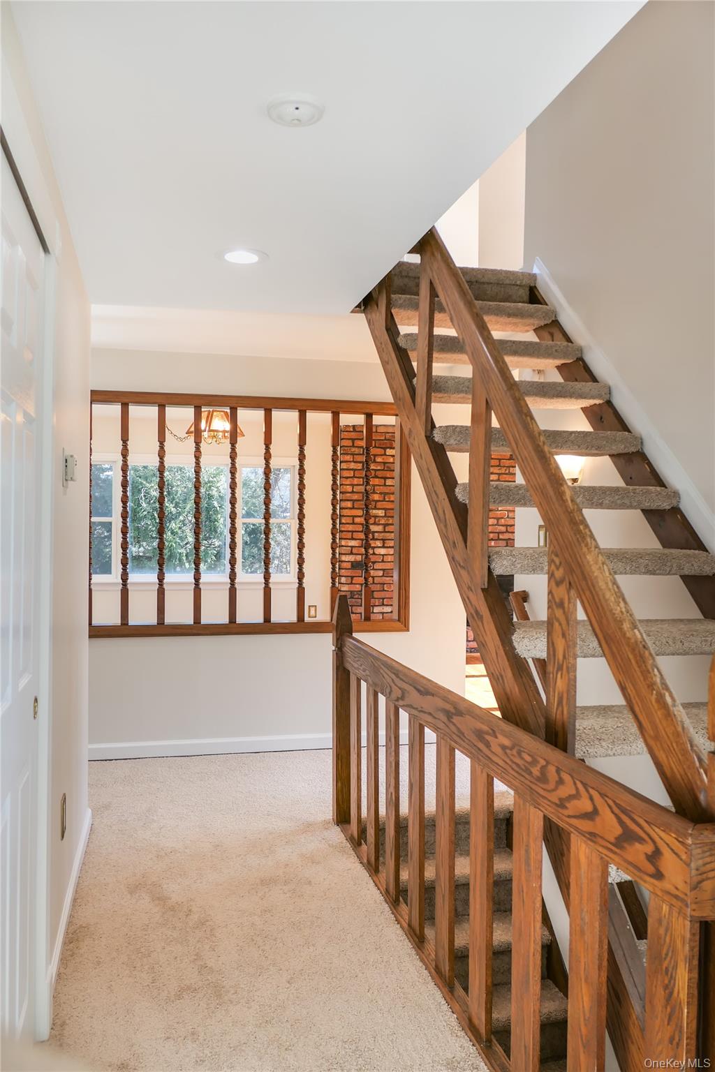 #4 photo, 10 Marie Crescent, सफ़ोक काउंटी East Patchogue , NY 11772