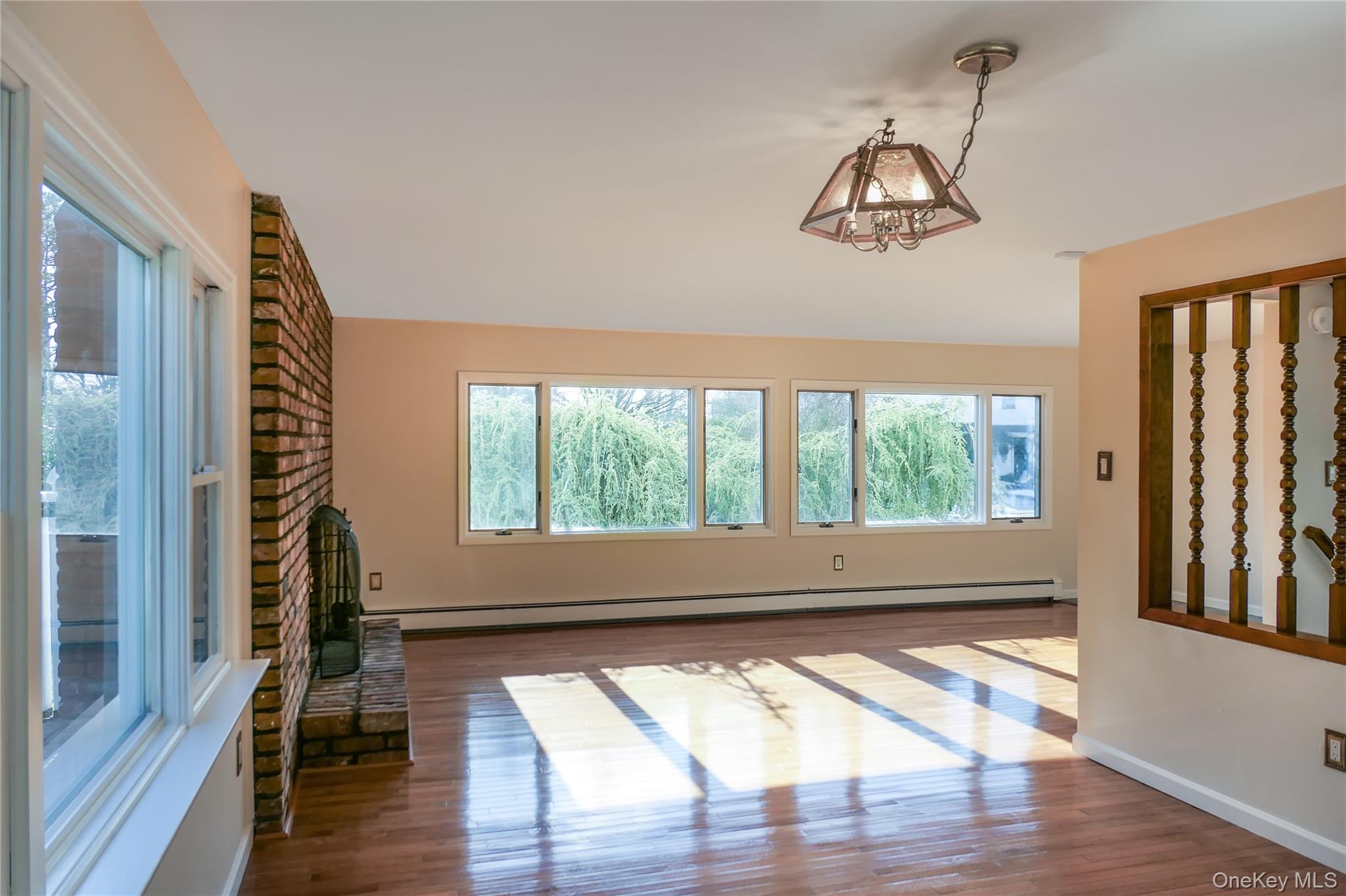 #6 photo, 10 Marie Crescent, सफ़ोक काउंटी East Patchogue , NY 11772