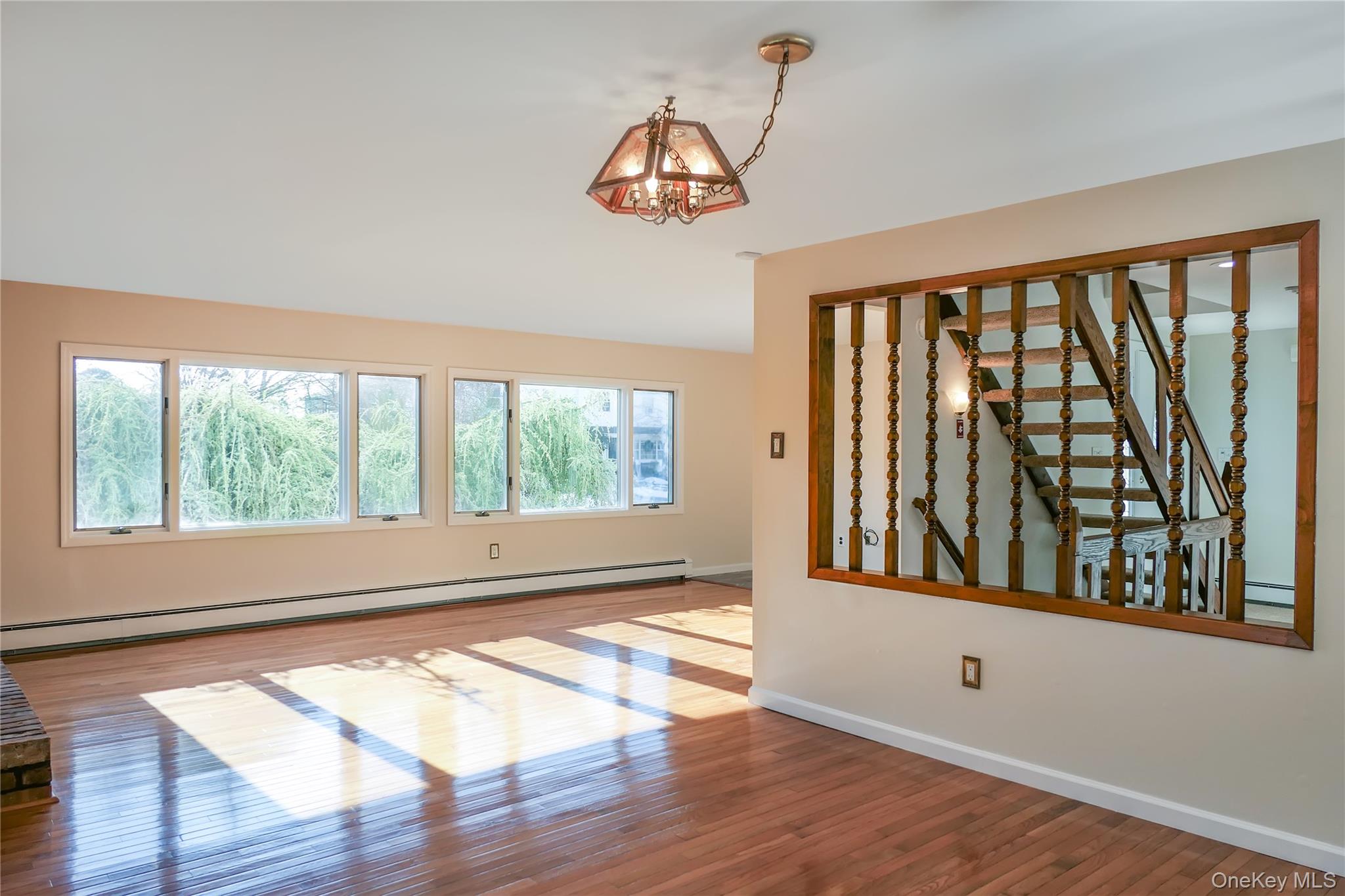 #7 photo, 10 Marie Crescent, सफ़ोक काउंटी East Patchogue , NY 11772