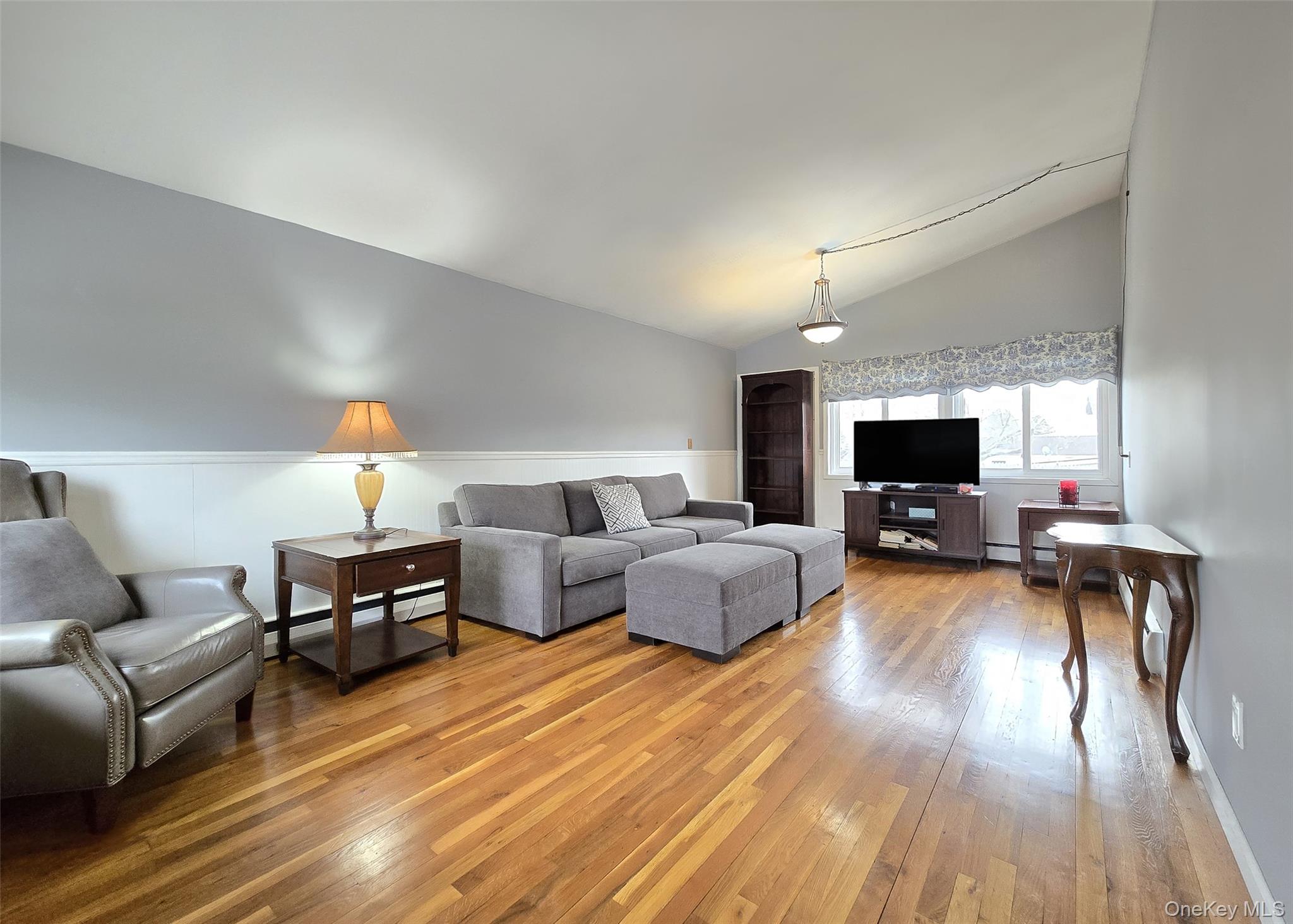 #4 photo, 50 Spur Lane, सफ़ोक काउंटी Centereach , NY 11720