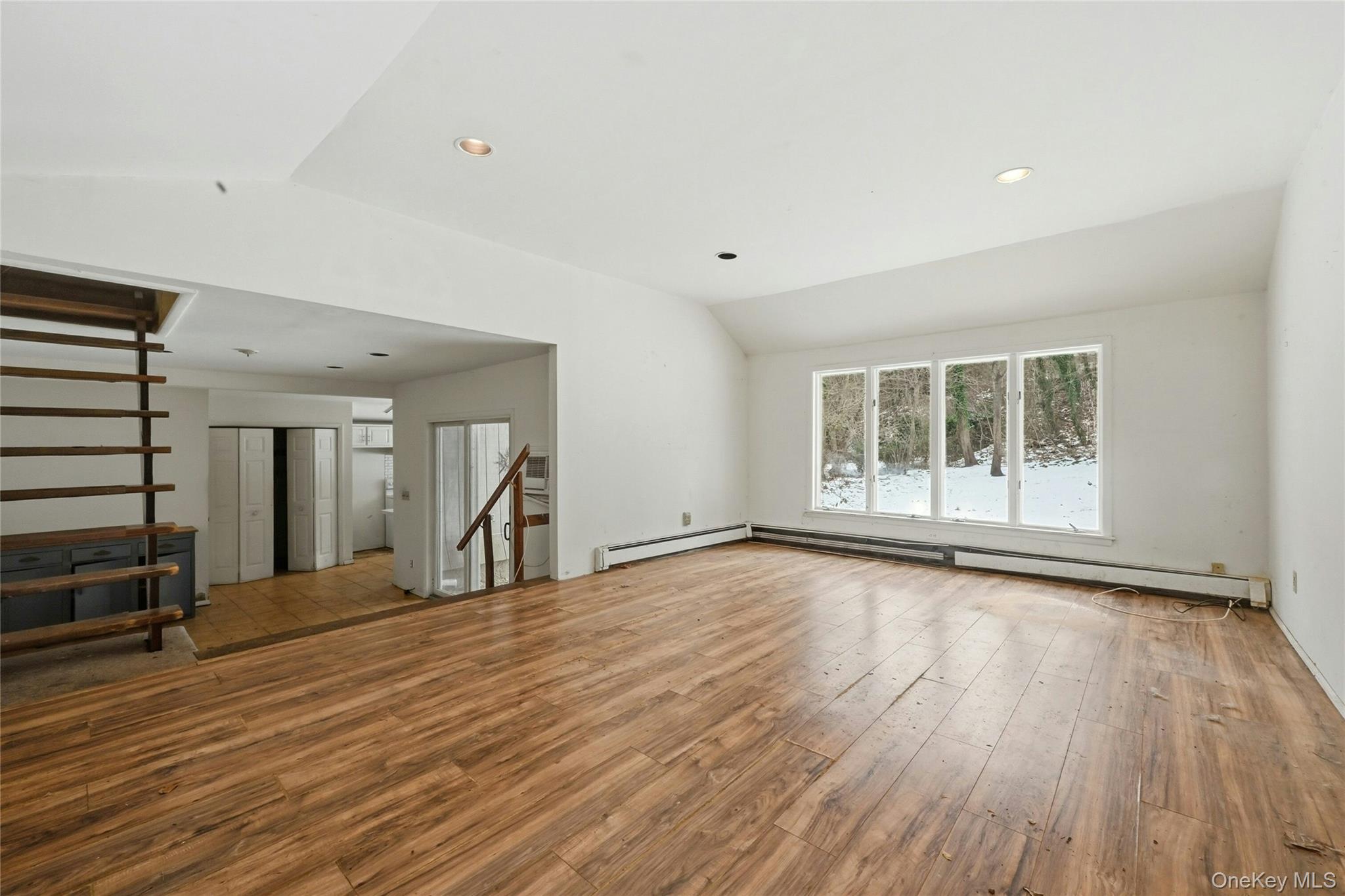 #11 photo, 54 Cove Road, Huntington , NY 11743