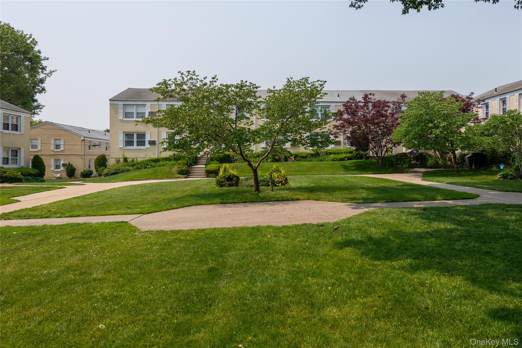 #13 photo, 71-36 Little Neck Pkwy, Куинс ‖ Bellerose , NY 11426