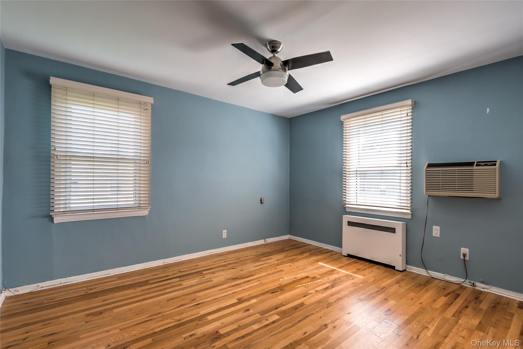 #7 photo, 71-36 Little Neck Pkwy, Куинс ‖ Bellerose , NY 11426